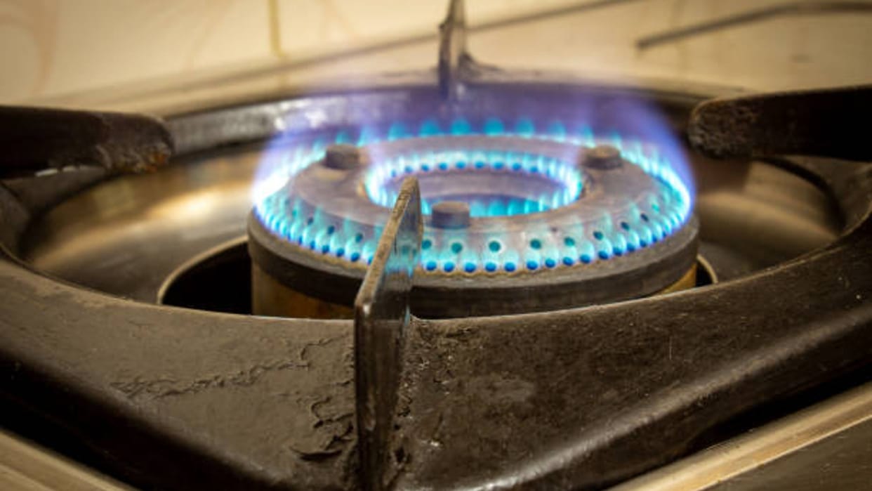 Domestic gas cylinder will be available for Rs 950 this month