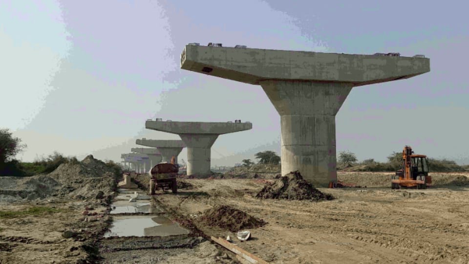 Faridabad  manjhawali bridge to be delayed as only 20 acre land is acquired for construction