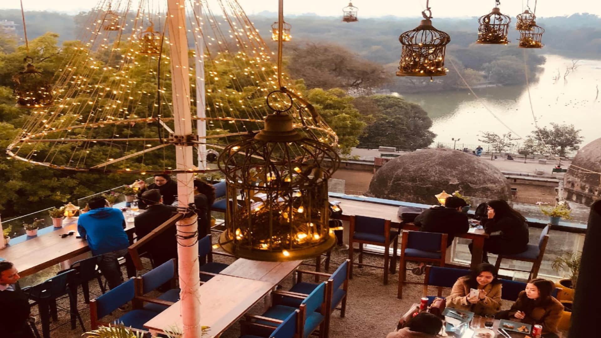 Friendship Day 2022 Celebration Places To Visit in Delhi With Friends in Hindi
