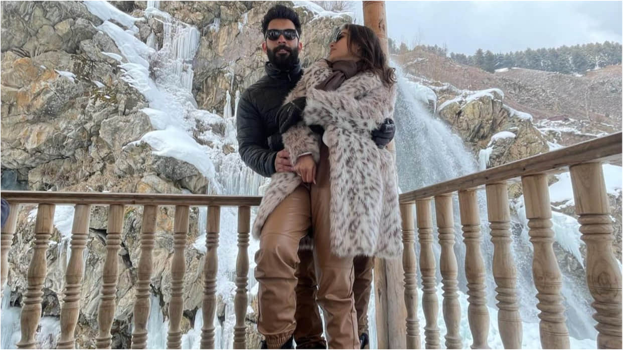 mouni roy honeymoon vacation pics style in fur jacket in kashmir