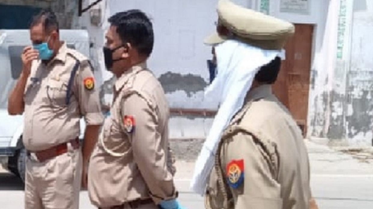 Saharanpur police have attached to car of a gangstar and one accused arrested