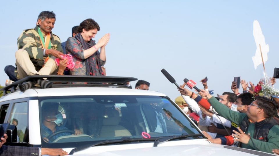 Challan issue of Land Cruiser car of Priyanka Gandhi in Mathura