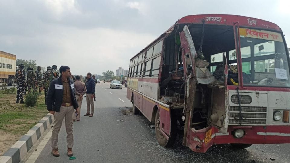 Dumper collides with roadways bus going for election duty in Mathura