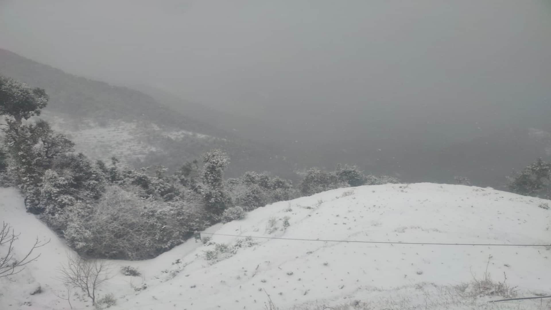 Uttarakhand : Snowfall in Mussoorie including Badri-Kedar, see photos
