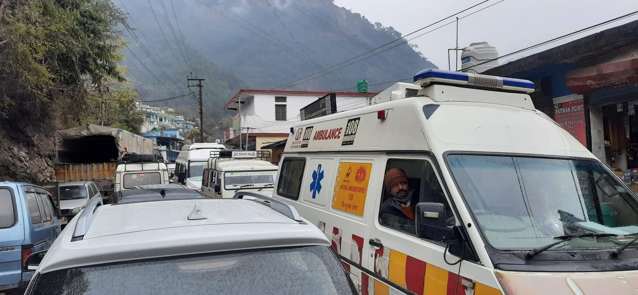 One and a half hour jam in Gyansu, ambulance also stuck