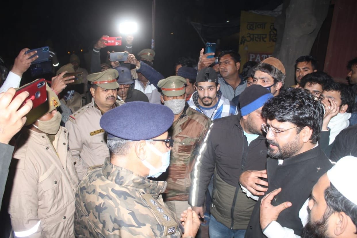 Uproar over stopping election meeting in BSP candidate's office
