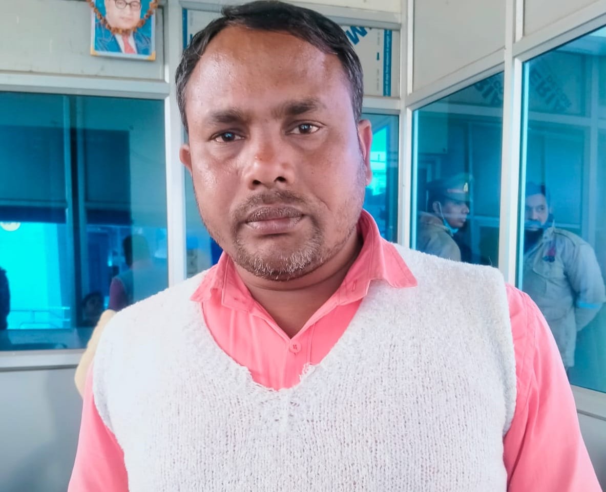 You should not make like this mistake RS 47 thousand deducted from account after clicking on link came on mobile victim appealed to varanasi police