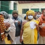वृंदावन में संतों ने किया मतदान