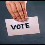 चुनाव 2022: बिना वोटर आईडी कार्ड के कैसे वोट डाल सकते हैं