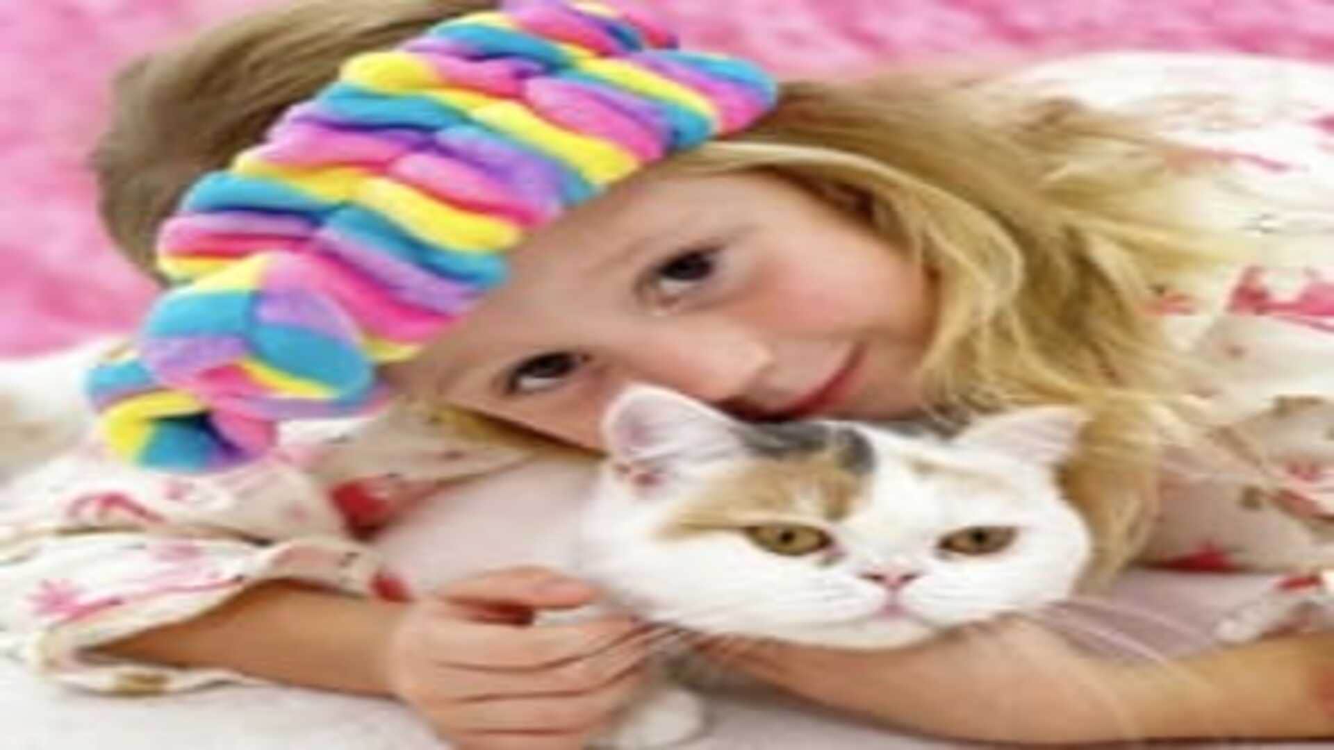 7 year old youtuber anastasia radzinskaya become billionaire earns crores in a month by youtube