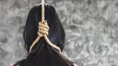 Mirzapur News: हाईस्कूल में फेल होने पर छात्रा ने घर में लगाई फांसी, मौत, मचा कोहराम Mirzapur News: Girl student hanged herself at home after failing in high school, death created uproar