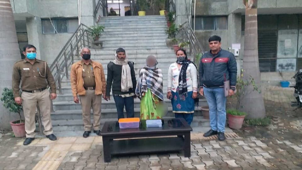 husband kills wife lover because of illicit relationship in delhi