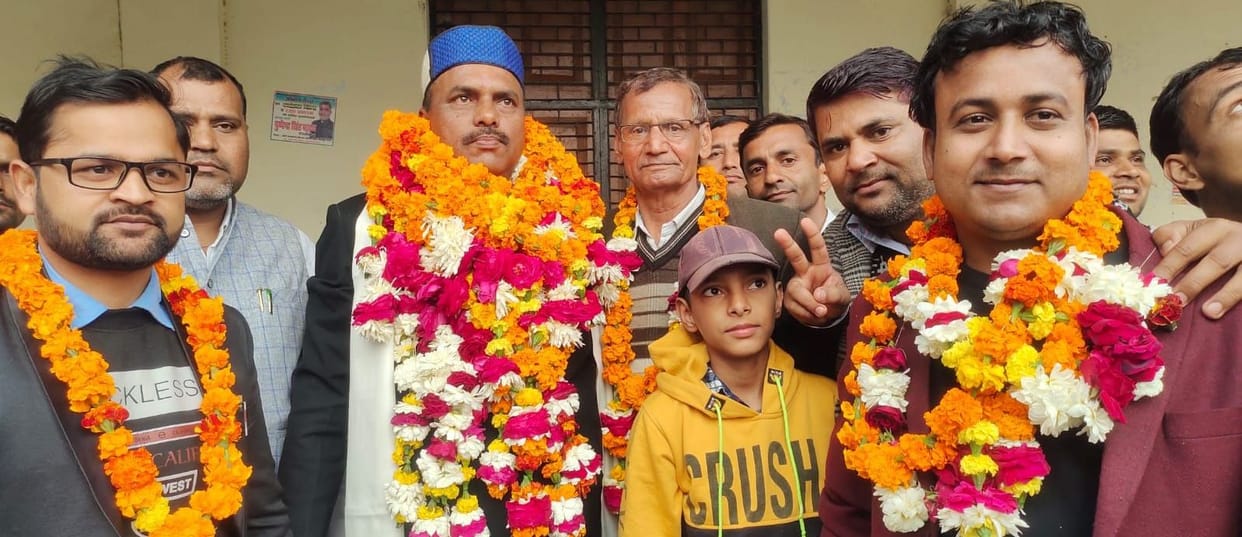 Kanpur Dehat : Dileep became the chairman of Akbarpur Advocates Committee for the 11th time