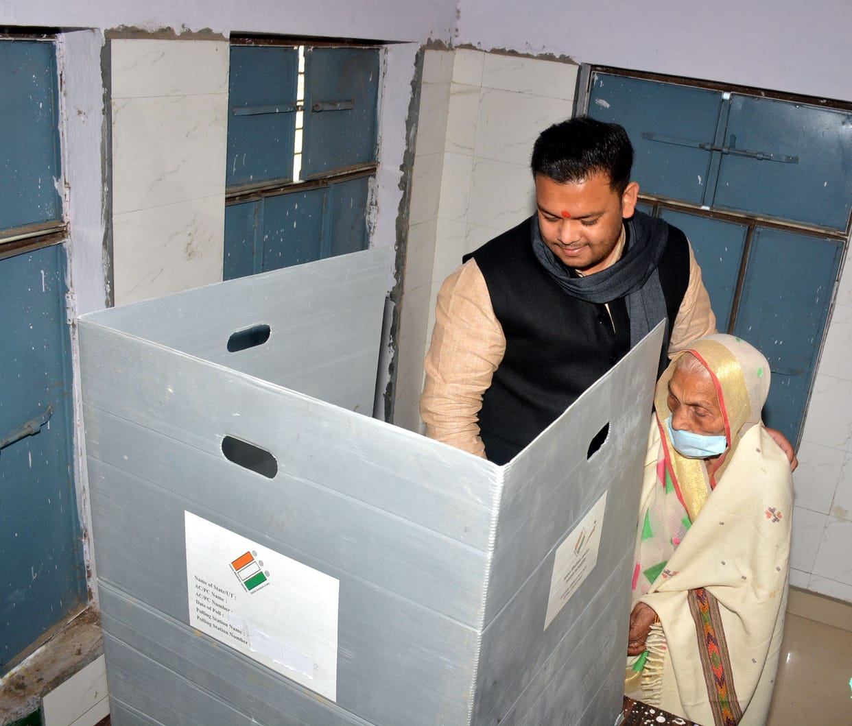 Tough fight in Atrauli and Barauli for BJP