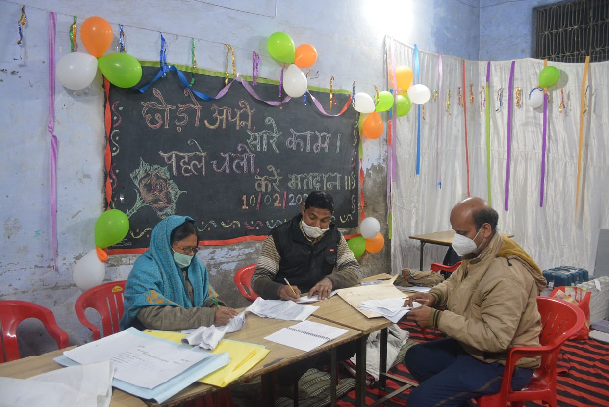 27.65 lakh voters in the district will decide the fate of 60 candidates today