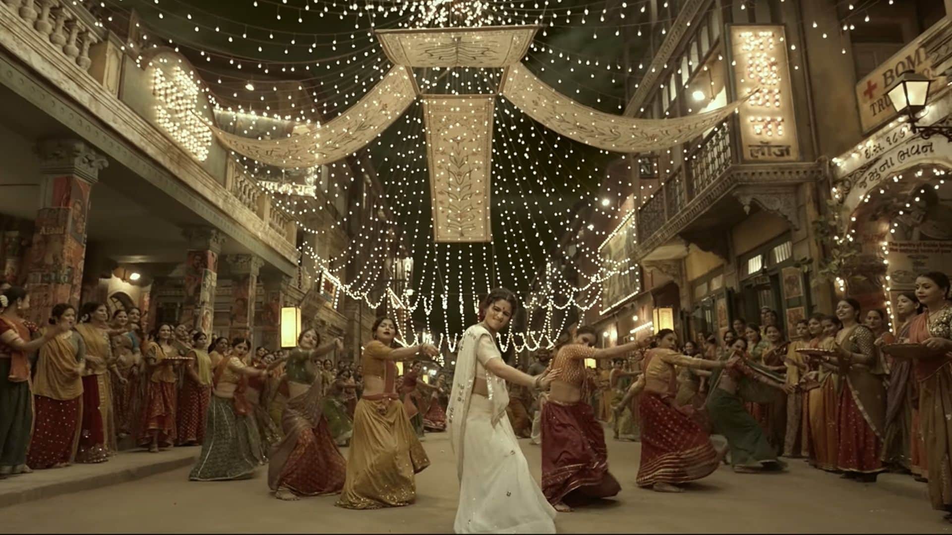 Gangubai Kathiawadi Dholida song OUT: Alia Bhatt energetic garba moves on Sanjay Leela Bhansali beats