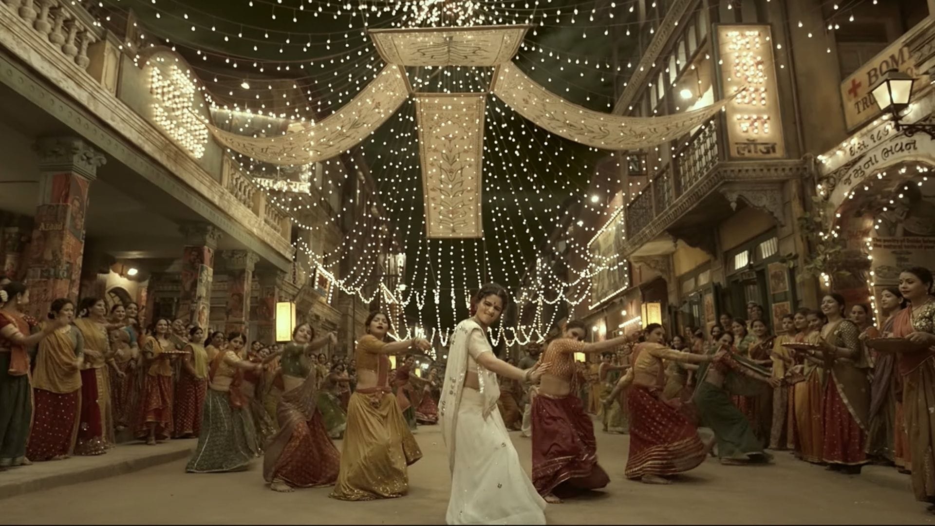 Gangubai Kathiawadi Dholida song OUT: Alia Bhatt energetic garba moves on Sanjay Leela Bhansali beats