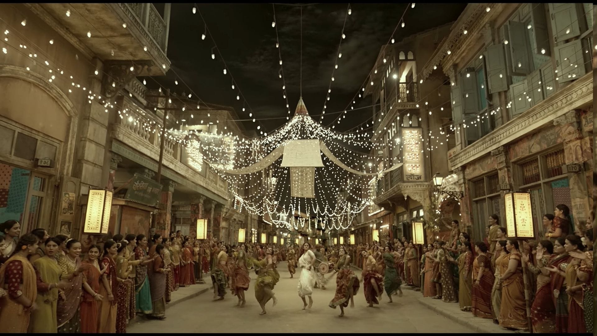 Gangubai Kathiawadi Dholida song OUT: Alia Bhatt energetic garba moves on Sanjay Leela Bhansali beats