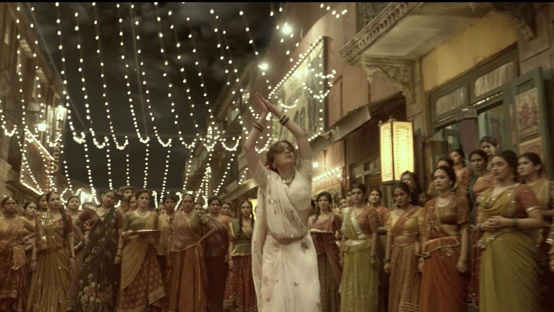Gangubai Kathiawadi Dholida song OUT: Alia Bhatt energetic garba moves on Sanjay Leela Bhansali beats