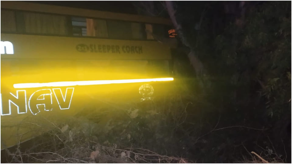 Bus Collided With tree Due To Steering Failure, 11 Injured in Rajasthan