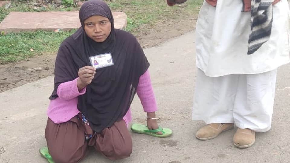 UP Election 2022 Phase 1 Voting Divyang and elderly voters cast vote in Agra