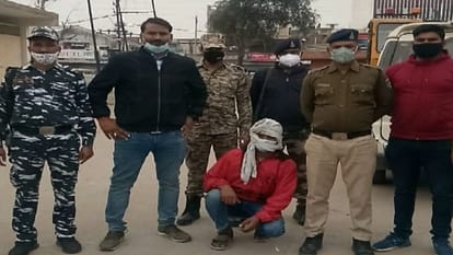 Madhya Pradesh: Police of Morena and Shivpuri district arrested two dacoits worth 25 thousand