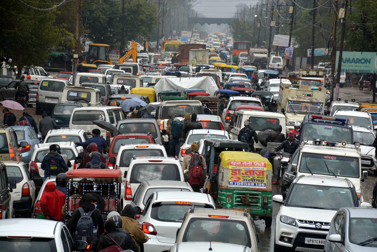 Traffic Jam from Dhanipur Mandi to Etah Chungi