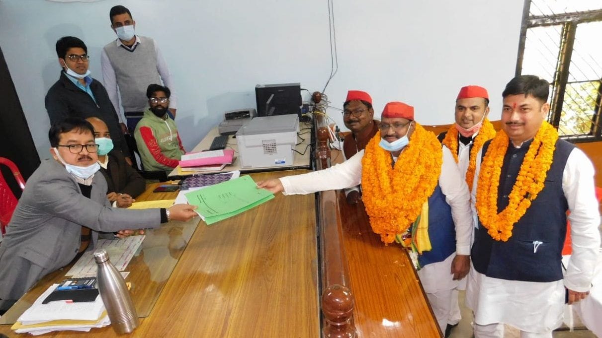 27 candidates filed nomination forms