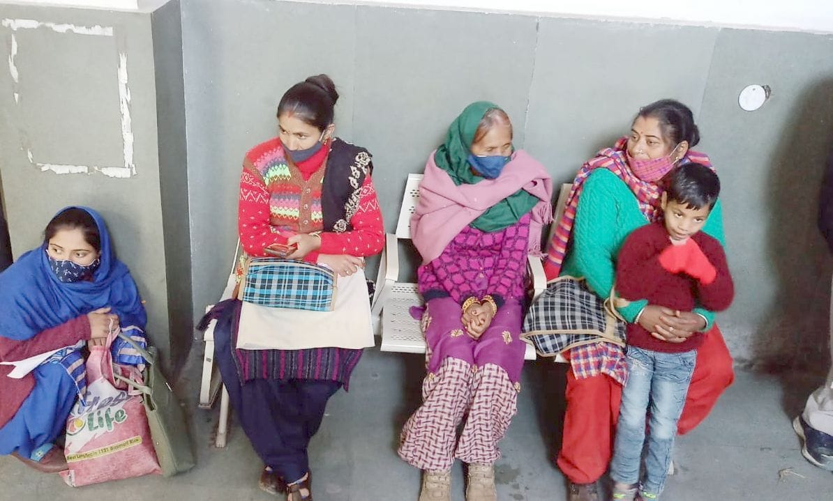 Patients wandering for two hours for treatment