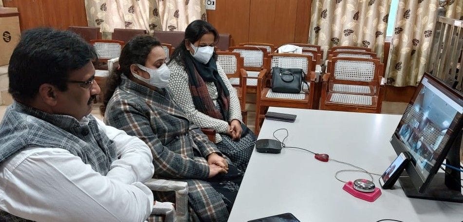 Hathras: The committee constituted by the district judge inquired about the health of the residents