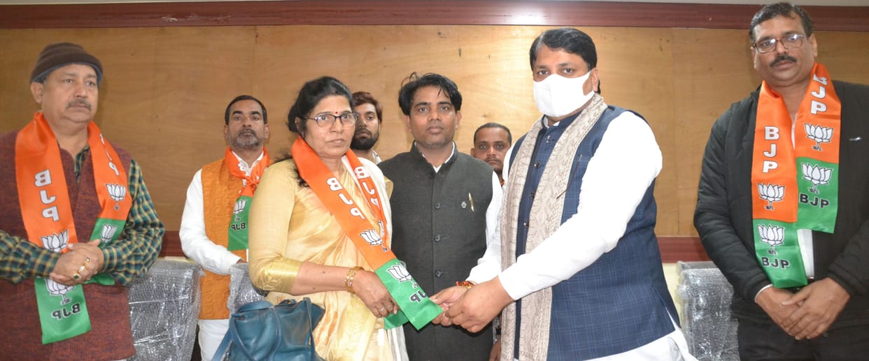 Kanpur Dehat : 51 people including former minister of state of SP join BJP