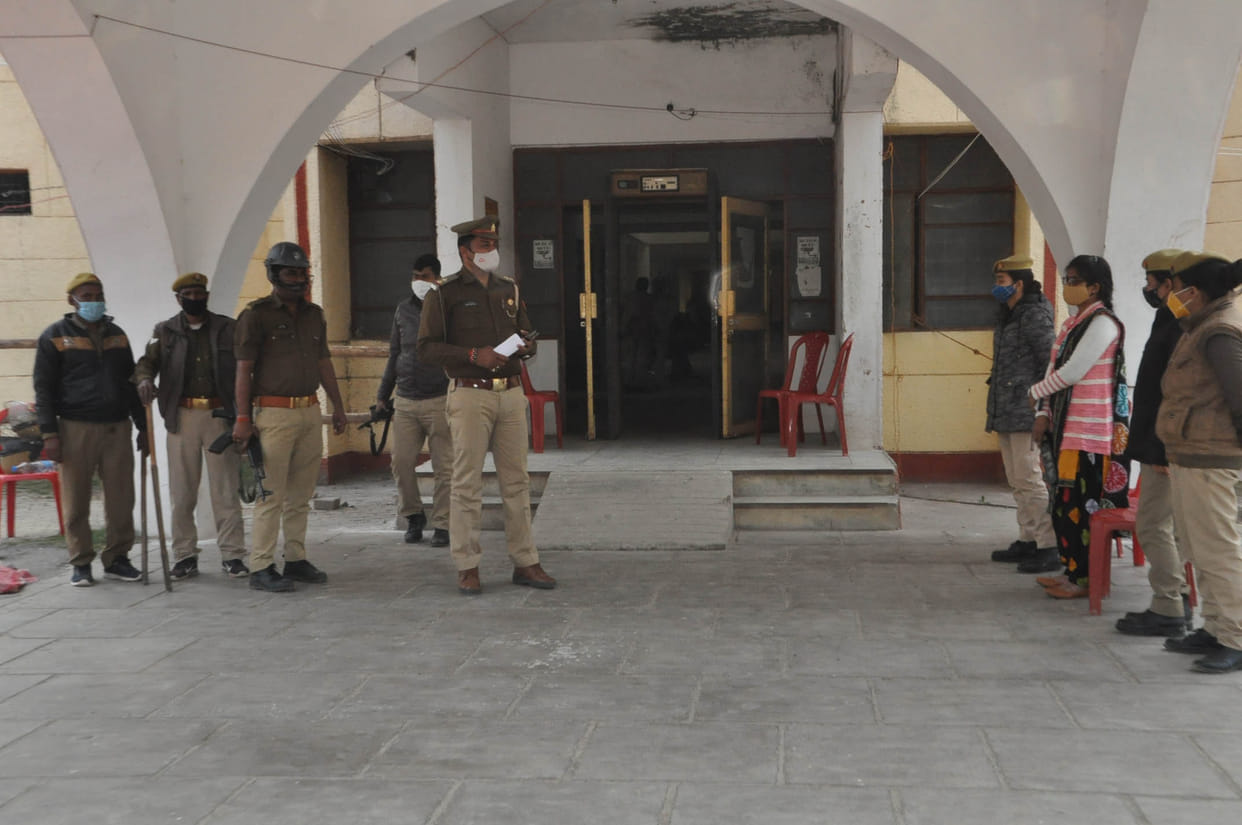 90 nomination forms sold on the first day, not a single one filed