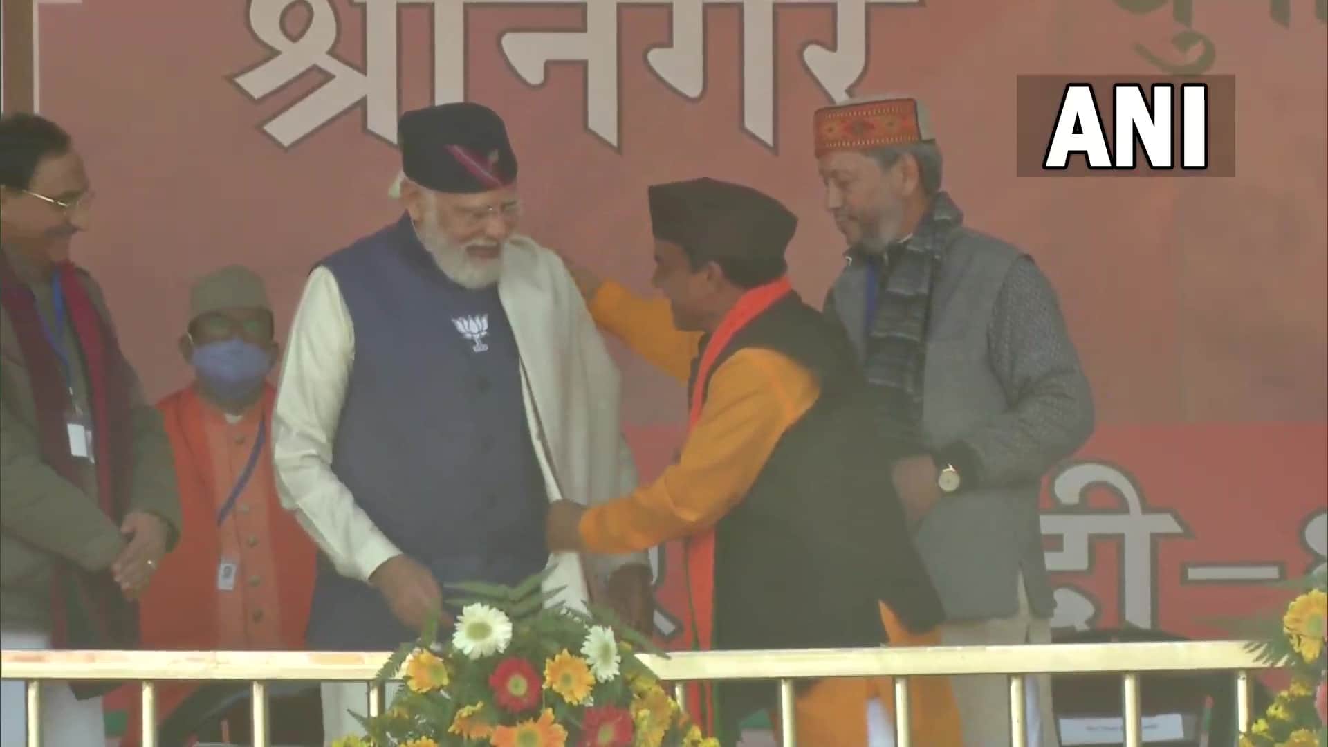 uttarakhand elections 2022 pm modi rally srinagar garhwal today with voters, see photos