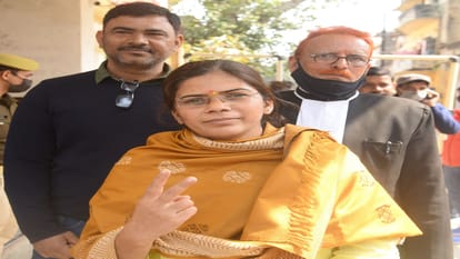 Richa singh to be SP candidate, Amarnath nomination papers cancelled