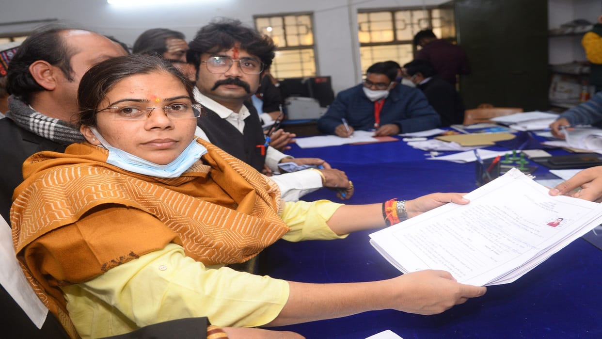 Richa singh to be SP candidate, Amarnath nomination papers cancelled