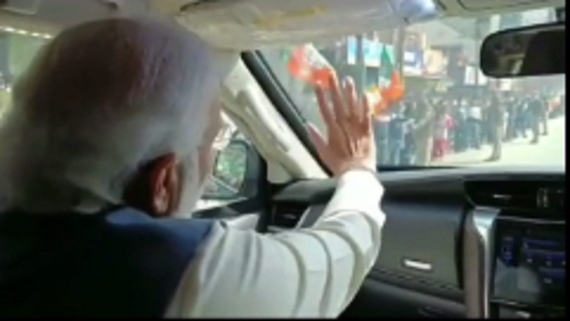 UP Election 2022 : Prime Minister Narendra Modi was given a warm welcome by the people in Saharanpur