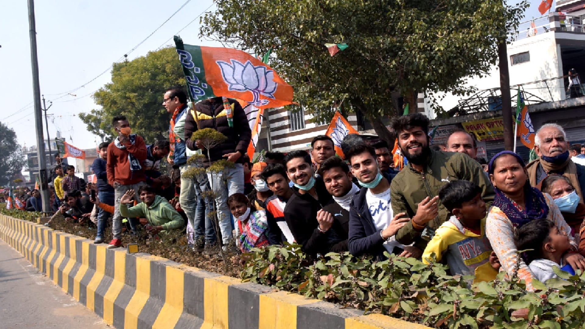 UP Election 2022 : Prime Minister Narendra Modi was given a warm welcome by the people in Saharanpur