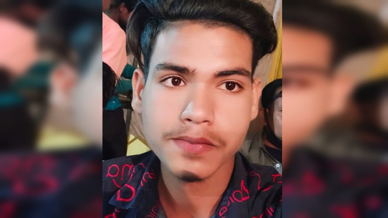 Bolero hit laborers laden with junk one killed and one injured