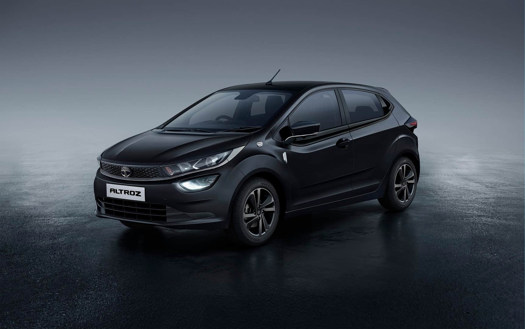 Tata Motors discontinues Tata Altroz XE, XZ Dark and XZ(O) variants