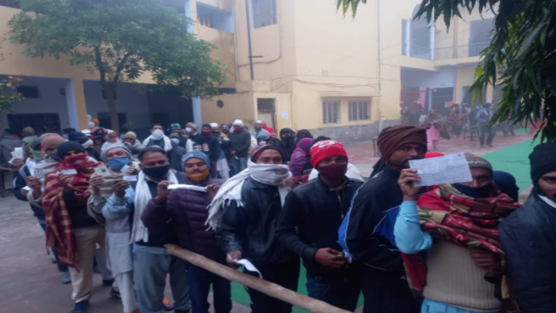 UP Election 2022 Phase-1 Voting: Voters arrived to cast their votes in western UP amid fog and cold