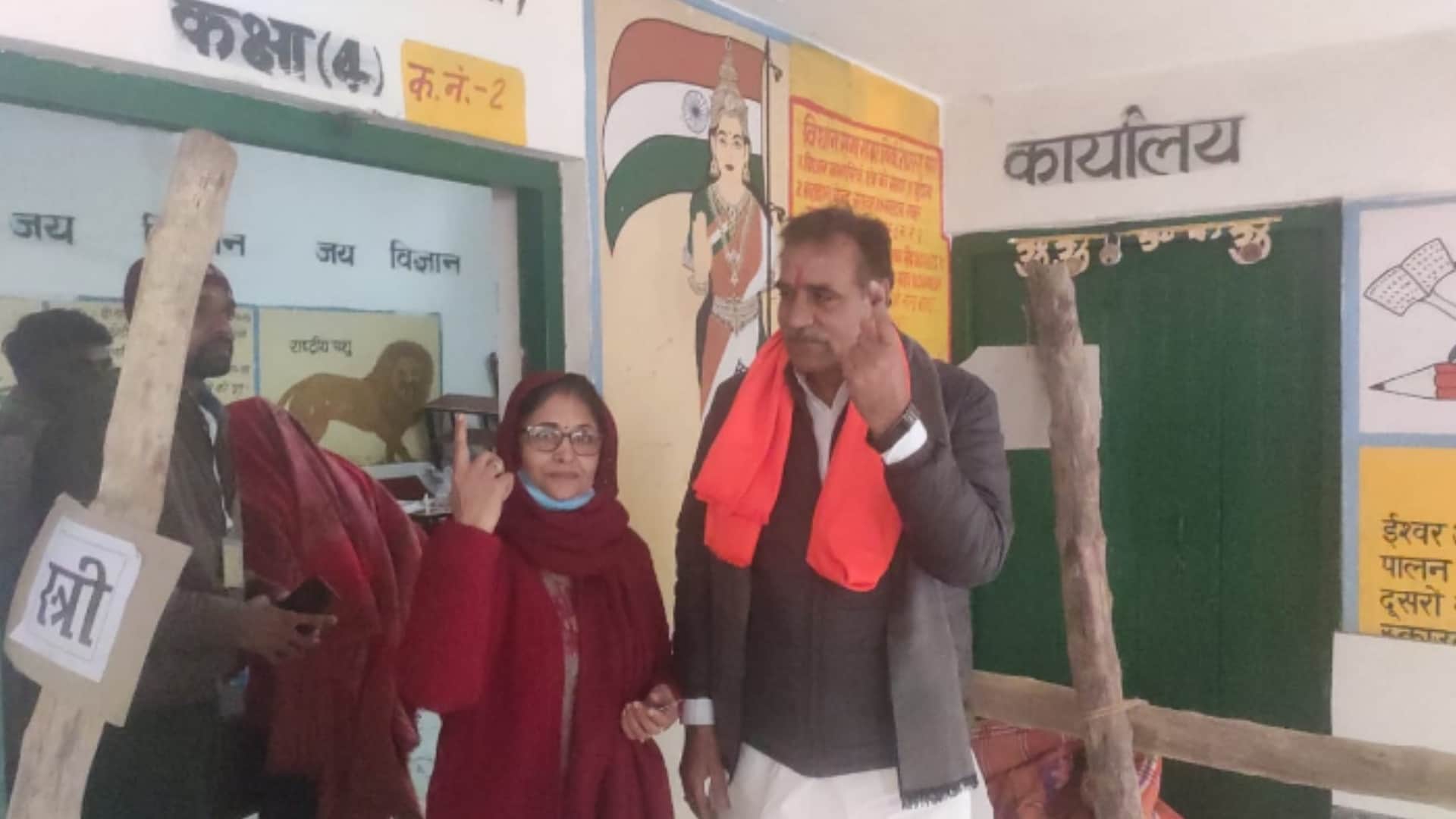 UP Election 2022 Phase-1 Voting: Voters arrived to cast their votes in western UP amid fog and cold