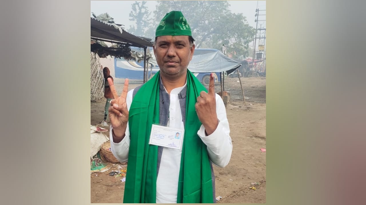 People actively participating for voting in Aigarh during UP assembly election phase one