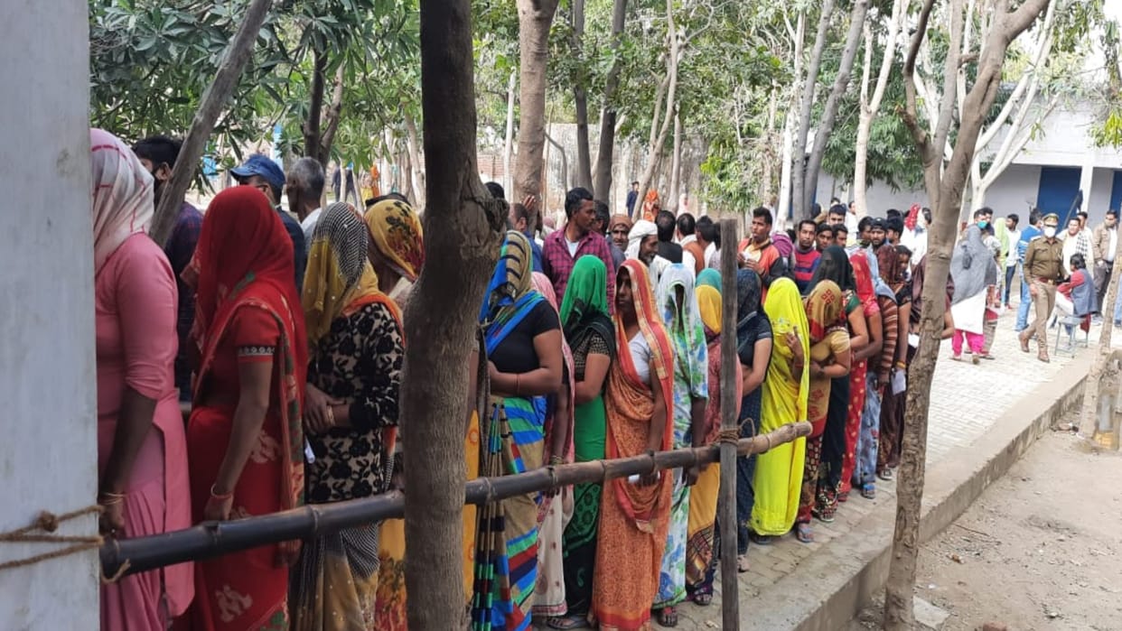 UP election 2022 Gautambudh Nagar people on streets and meetings calculating who will win who will lose