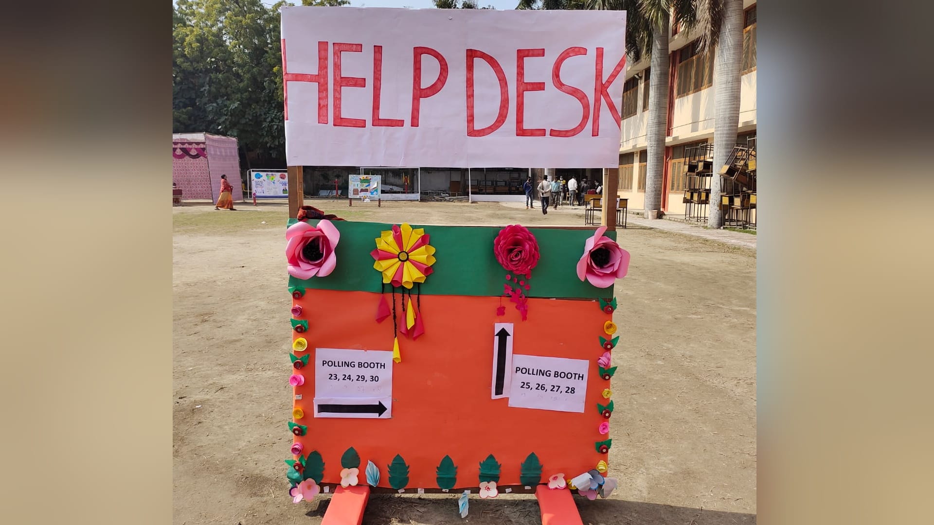 UP Election 2022 Noida children made card and posters to aware voters