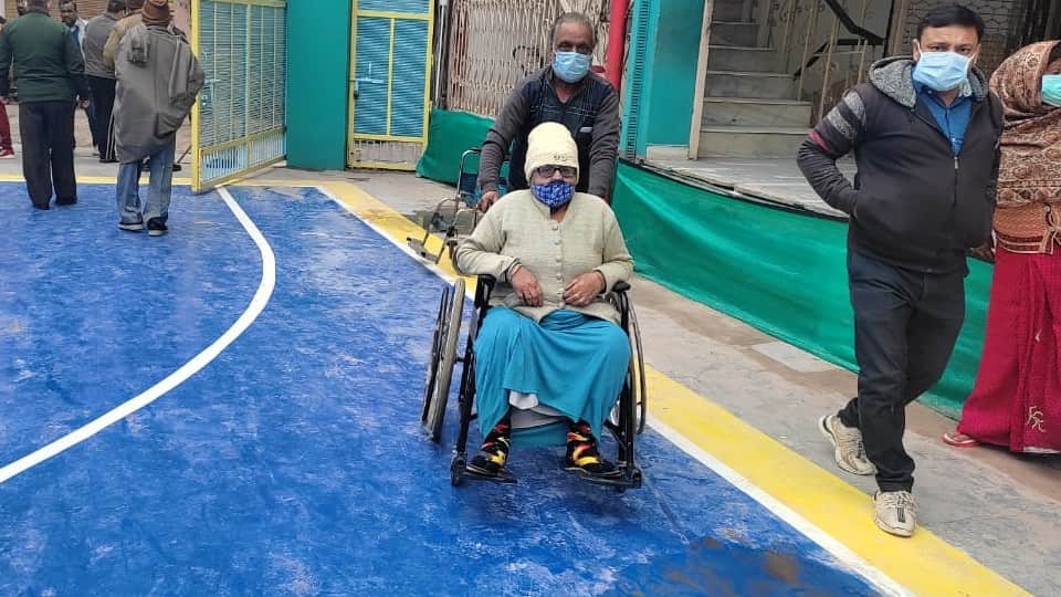 UP Election 2022 Phase 1 Voting Divyang and elderly voters cast vote in Agra