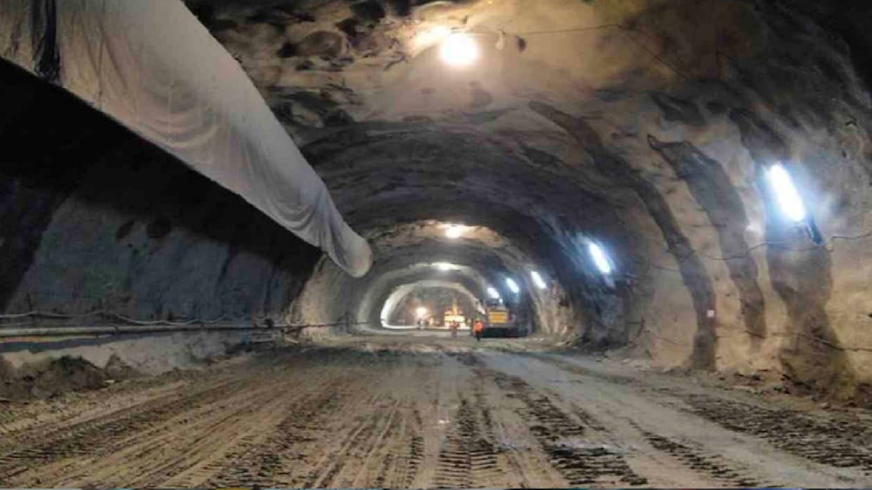 Rewa: Collector arrived to inspect 6 lane tunnel route under construction in Mohania Valley
