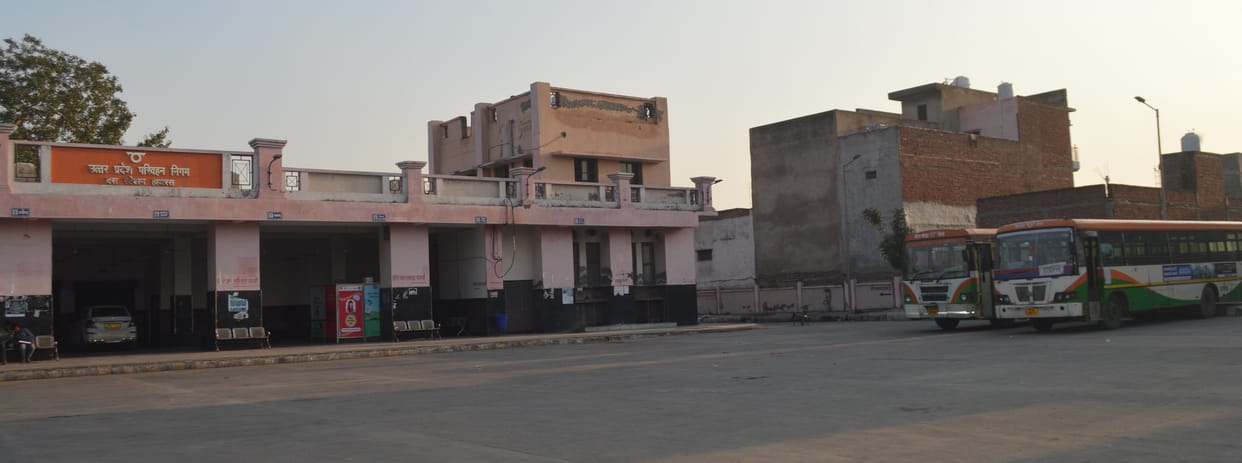 Hathras: Due to voting, less passengers came out on Agra-Aligarh route