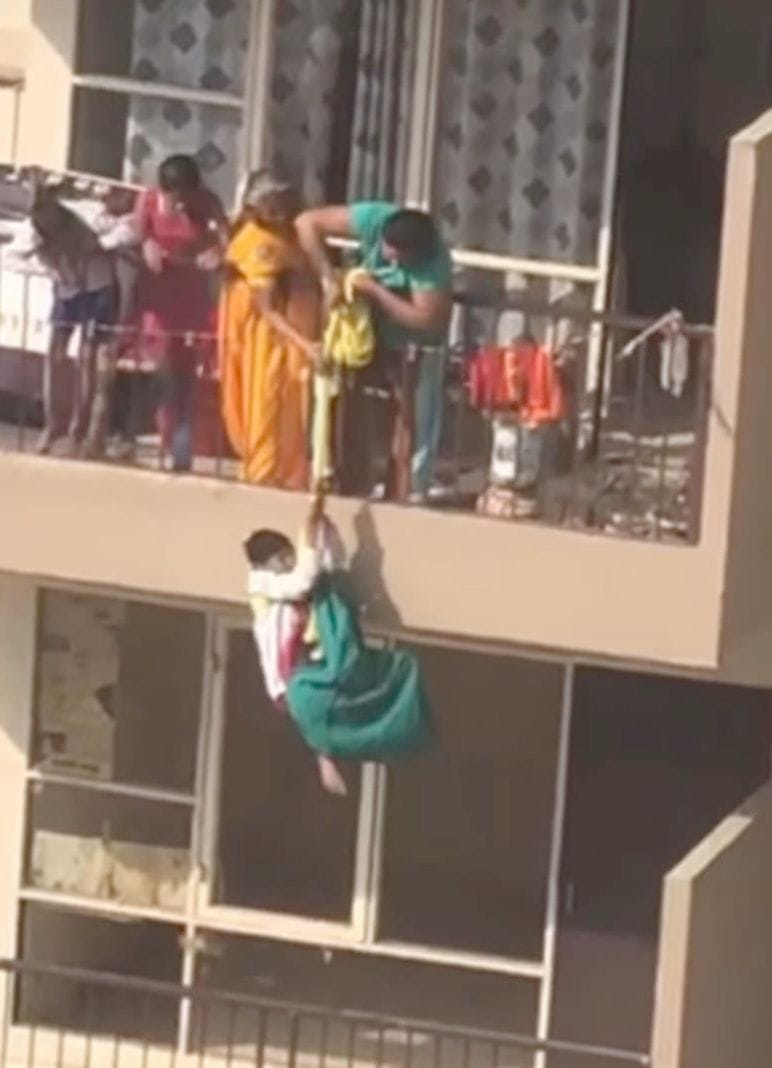 Notice to remove the mother who hanged the child from the 10th floor from the society
