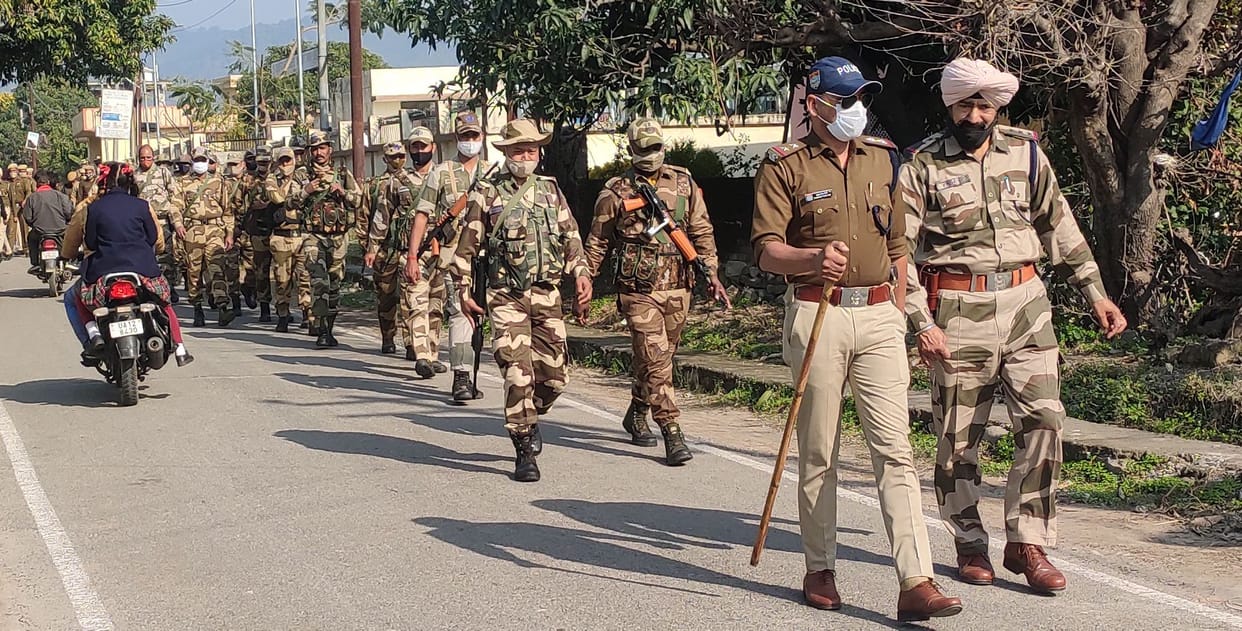 Police force did flag march in Kotdwar and Bhabar