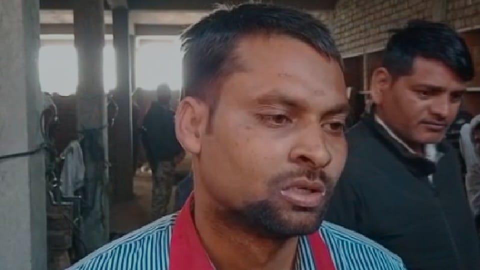 Morena: Husband wife sleeping in the house was murdered with sharp weapons, angry villagers blocked the highway